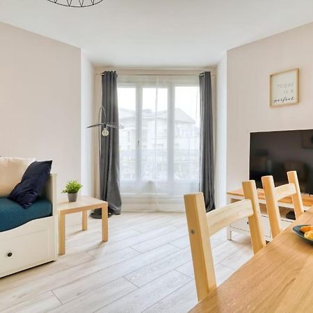 Logement Sarah Courcouronnes エクステリア 写真